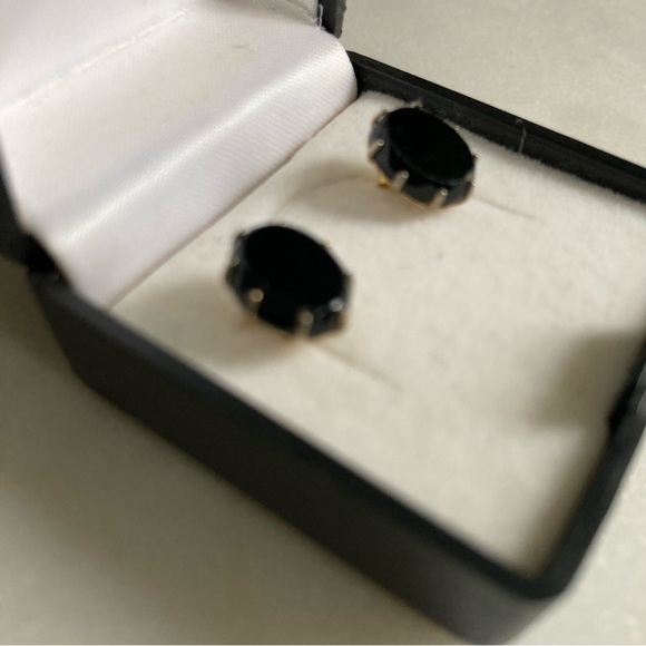 Vintage Black Stud Post Earrings - Picture 2 of 4